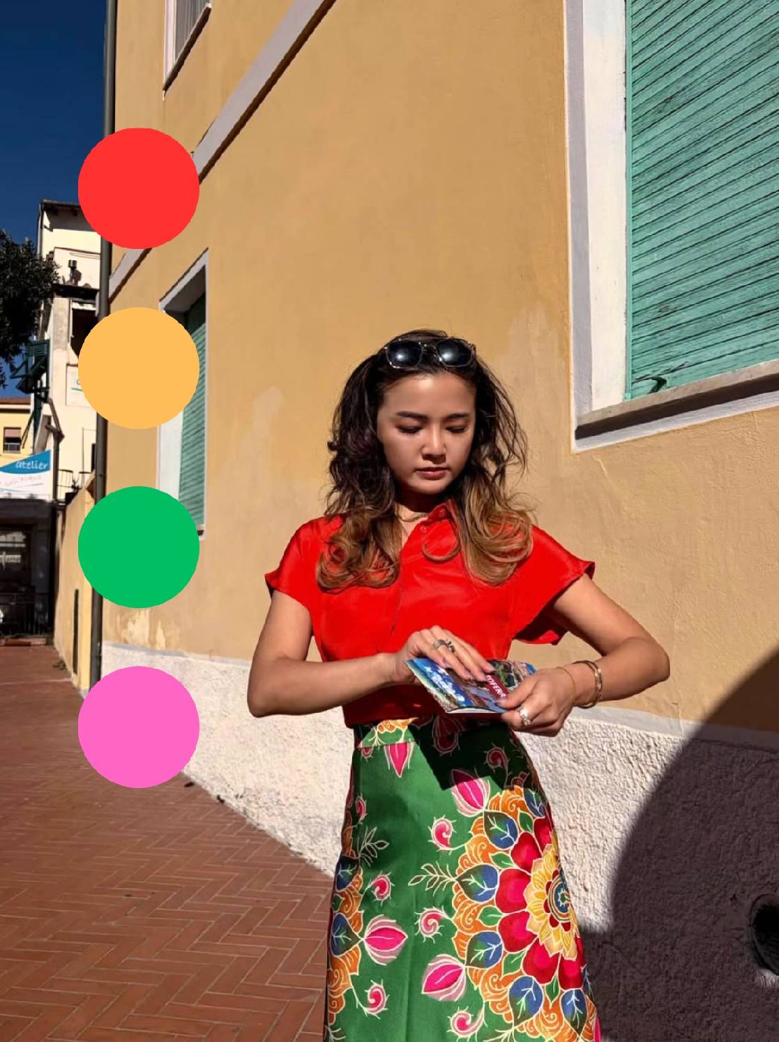 度假时穿什么？emma wallace 教你优雅又自在的度假风